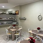 Oda ve Kahvaltı Lolly Paravati