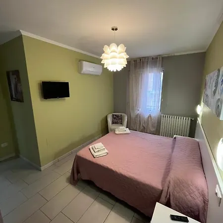Lolly Nocleg ze śniadaniem Paravati